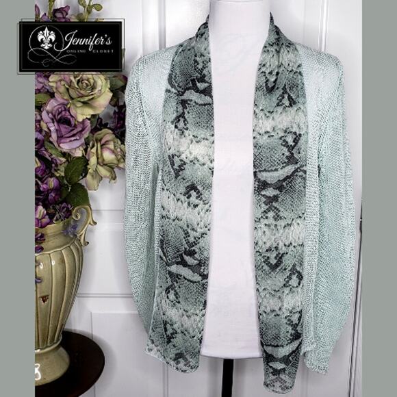 3/$25 Anthropologie Curio NY Mint Green Snakeskin Open Weave Knit Cardigan Med. - Picture 1 of 8